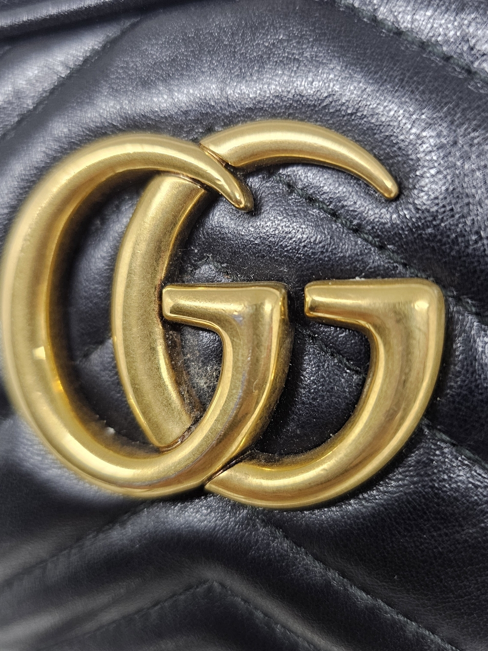 Gucci Marmont Chevron Leather Camera Bag - Black - Picture 3 of 11
